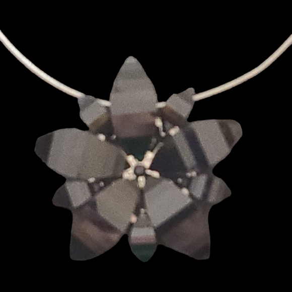 Black Flower Wire Choker Necklace 14" L10 - Picture 2 of 3